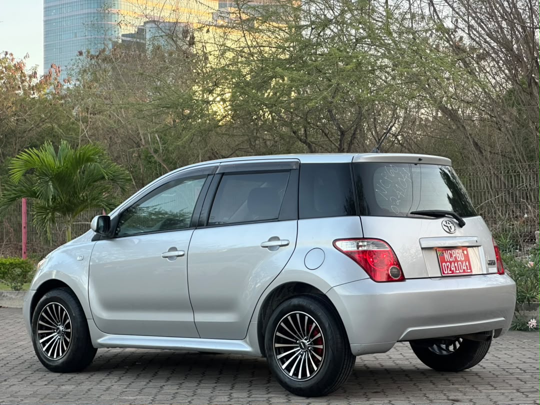 TOYOTA IST thumbnail 2